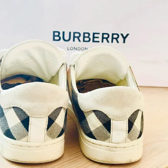 Burberry Reeth Low Top Sneakers - Picture 7 of 11